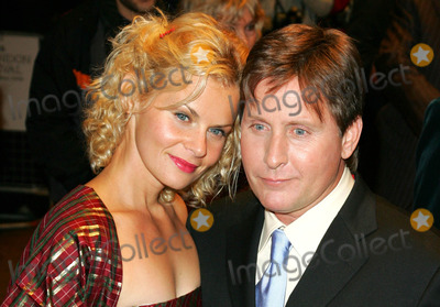 emilio estevez wife