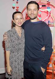 tobey maguire wife
