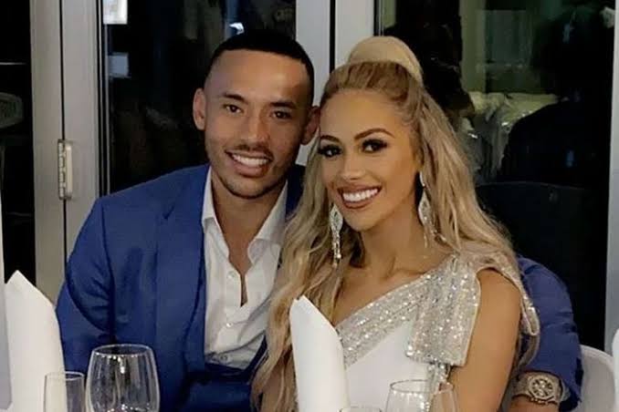 carlos correa wife