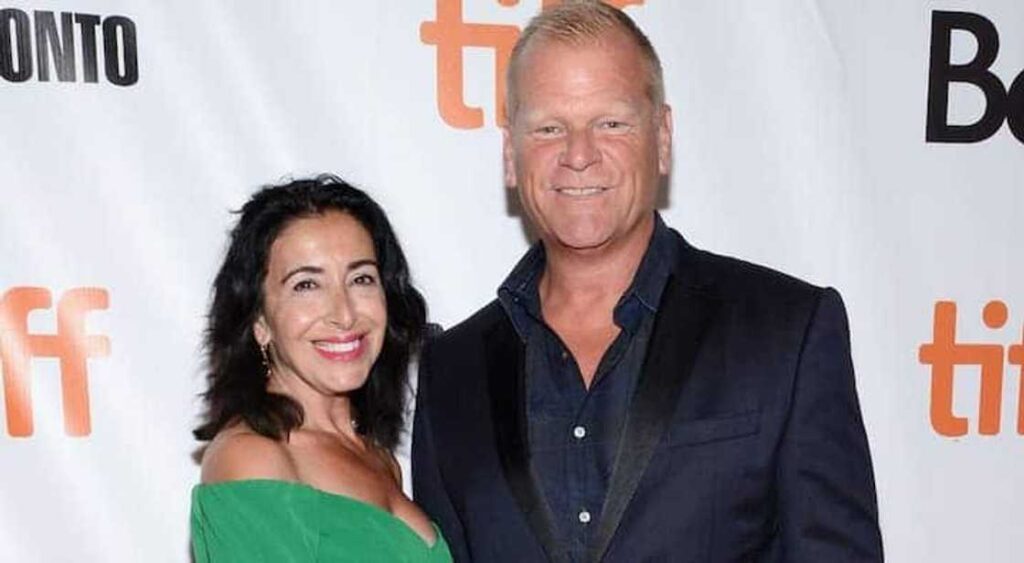 mike holmes wife